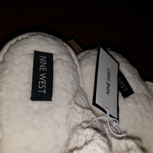 New Cozy Nine West Womens Woven Slippers - Picture 5 of 8